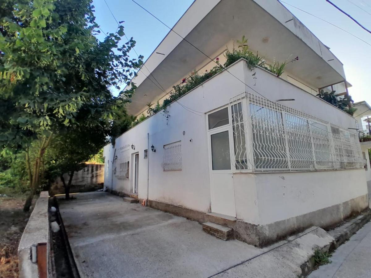 Apartment Taverna Laberia 2